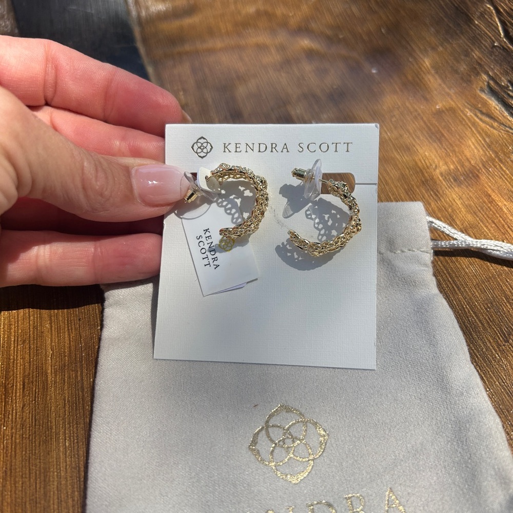 Kendra Scott Intricate Gold Earrings